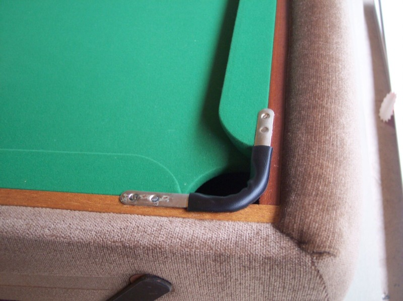 Illustration for article titled This Couch Turns Into a Snooker Table